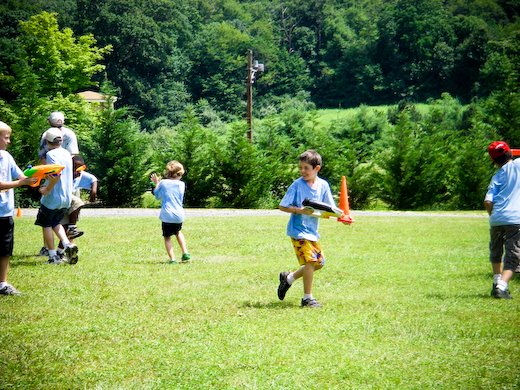 [09Jul01_pool_8.jpg]