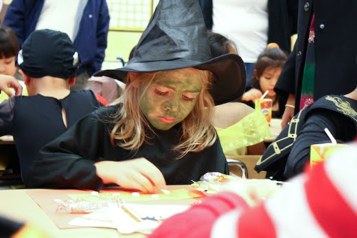 [09Oct30_Halloween_31.jpg]