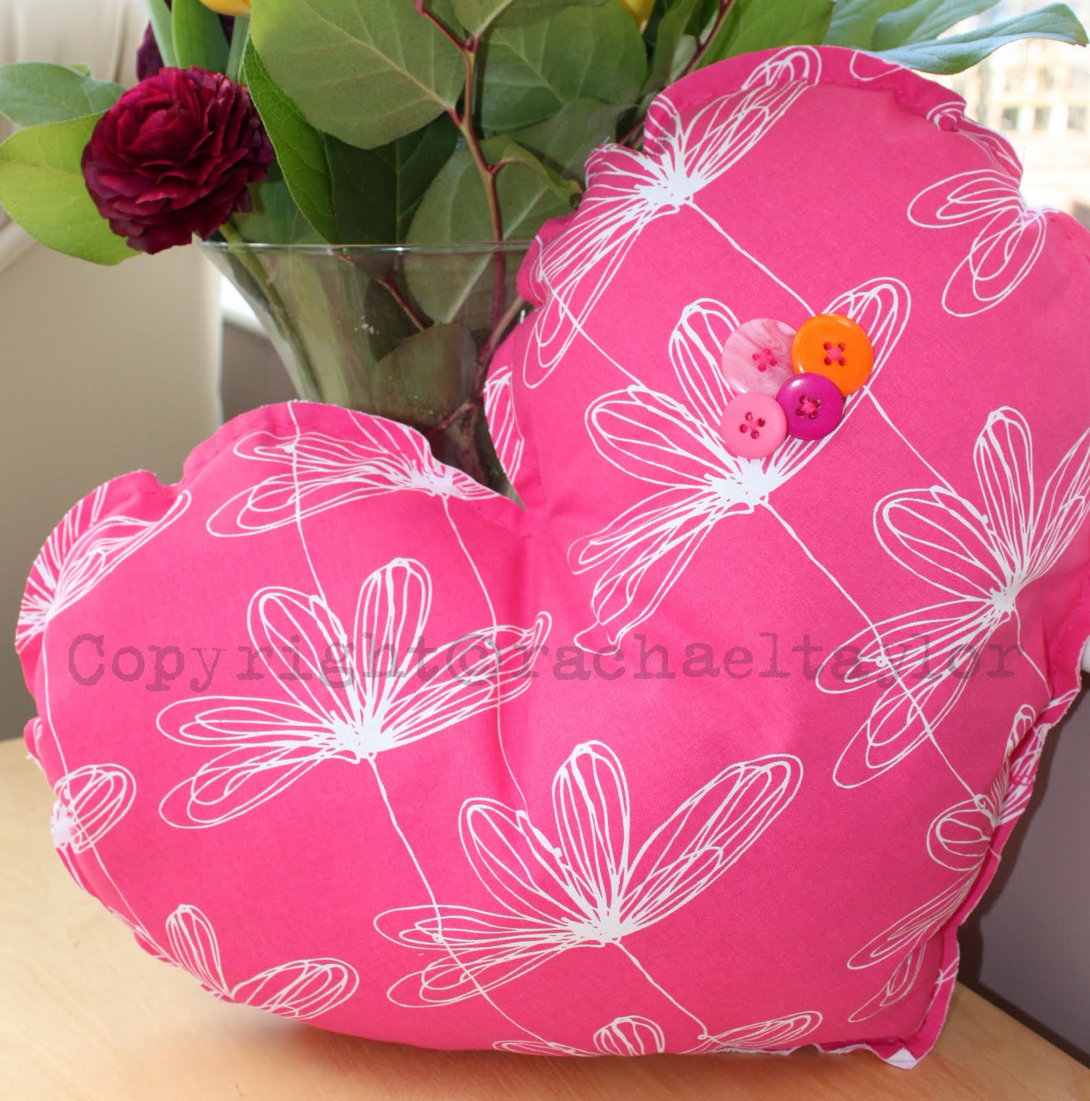 [large-pink-heart-fbook.jpg]