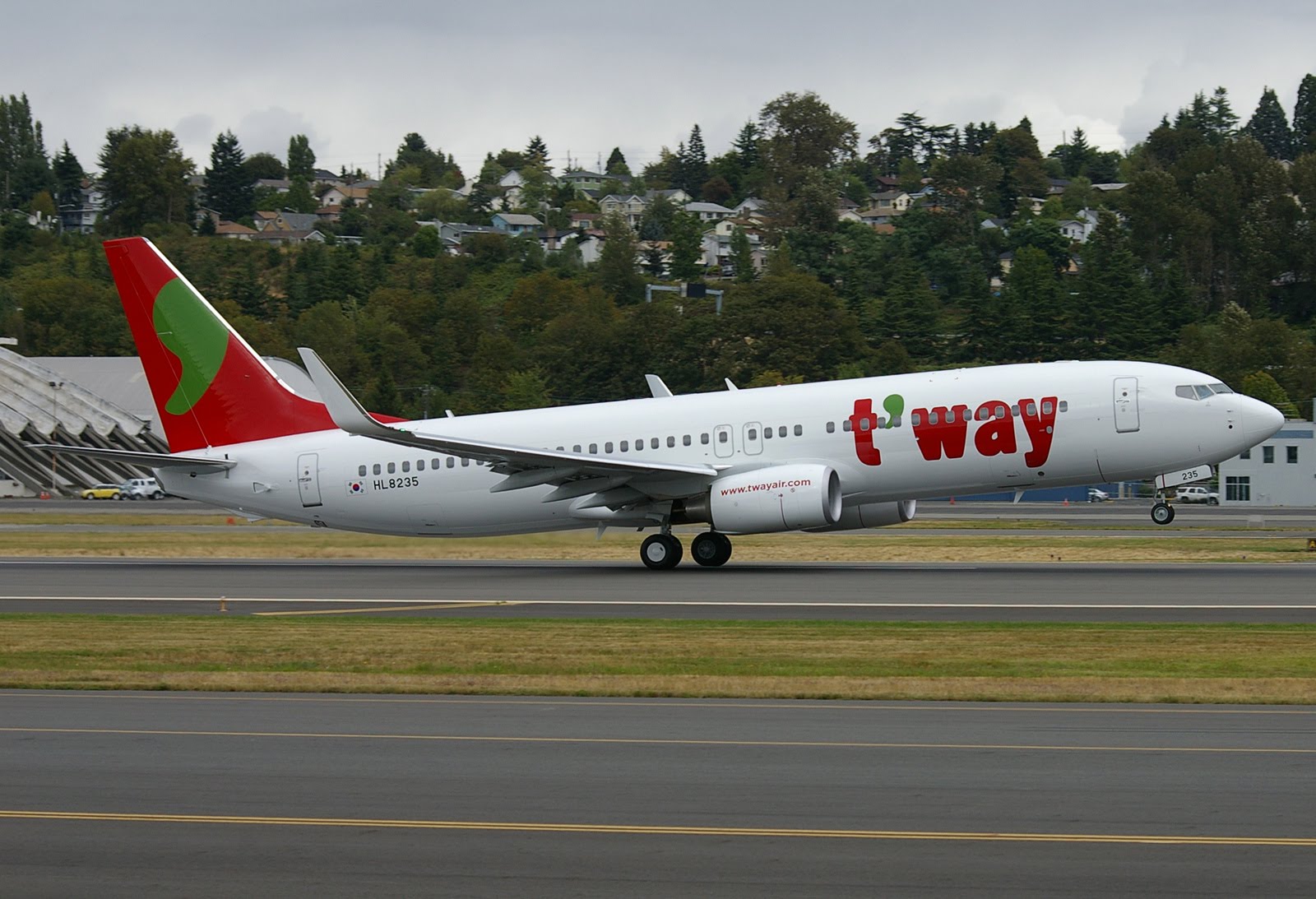 Aero Pacific Flightlines T'Way Air takes first factory fresh 737NG