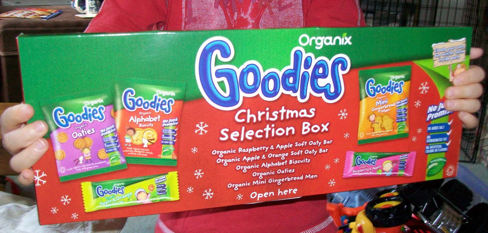 Piddley Pix The Blog! Organix Christmas Selection Box Review!