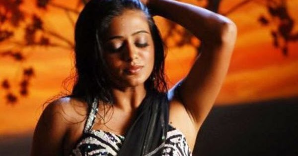 hot south indian actress priyamani exposing her deep hot navel ...