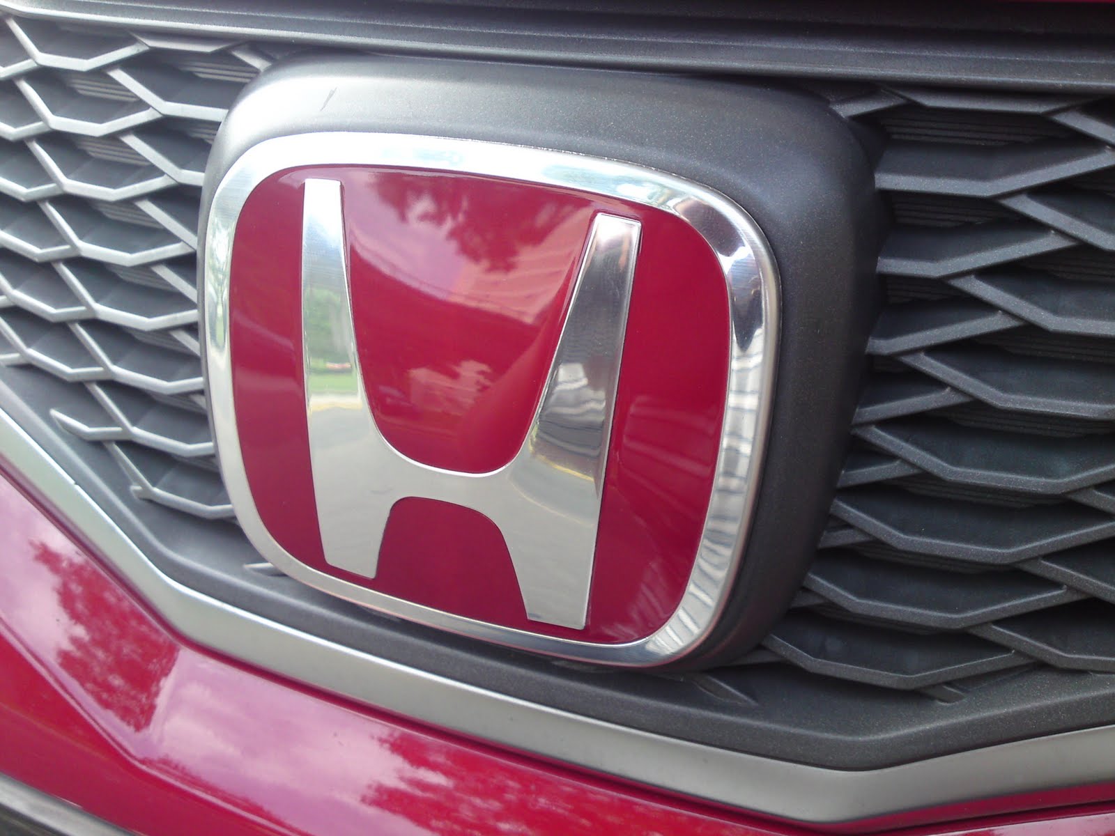Your One Stop For Car Accessories: Honda Red Emblem
