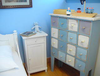 Antike Möbel: Das Kinderzimmer ist fertig