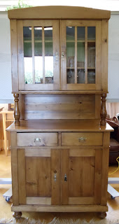 Antike Möbel: Antiker Küchenschrank