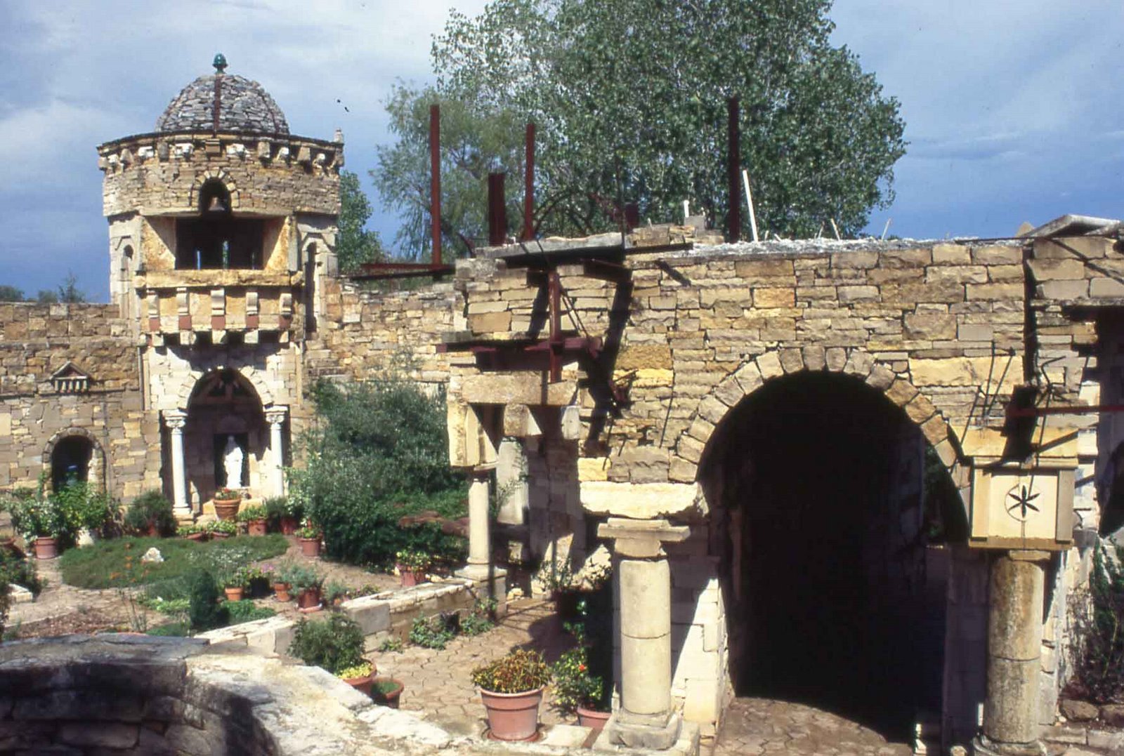 Jim Long's Garden Royers Round Top Cafe and Festival Hill Gardens