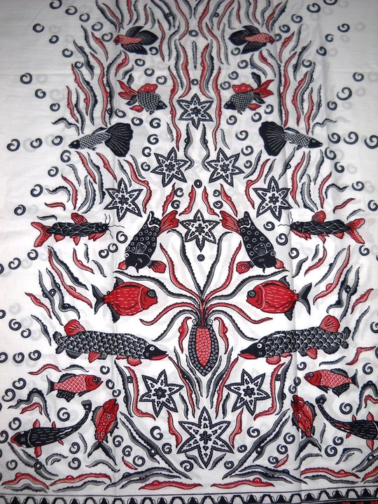 sampingan: kain batik kumpeni motif ikan