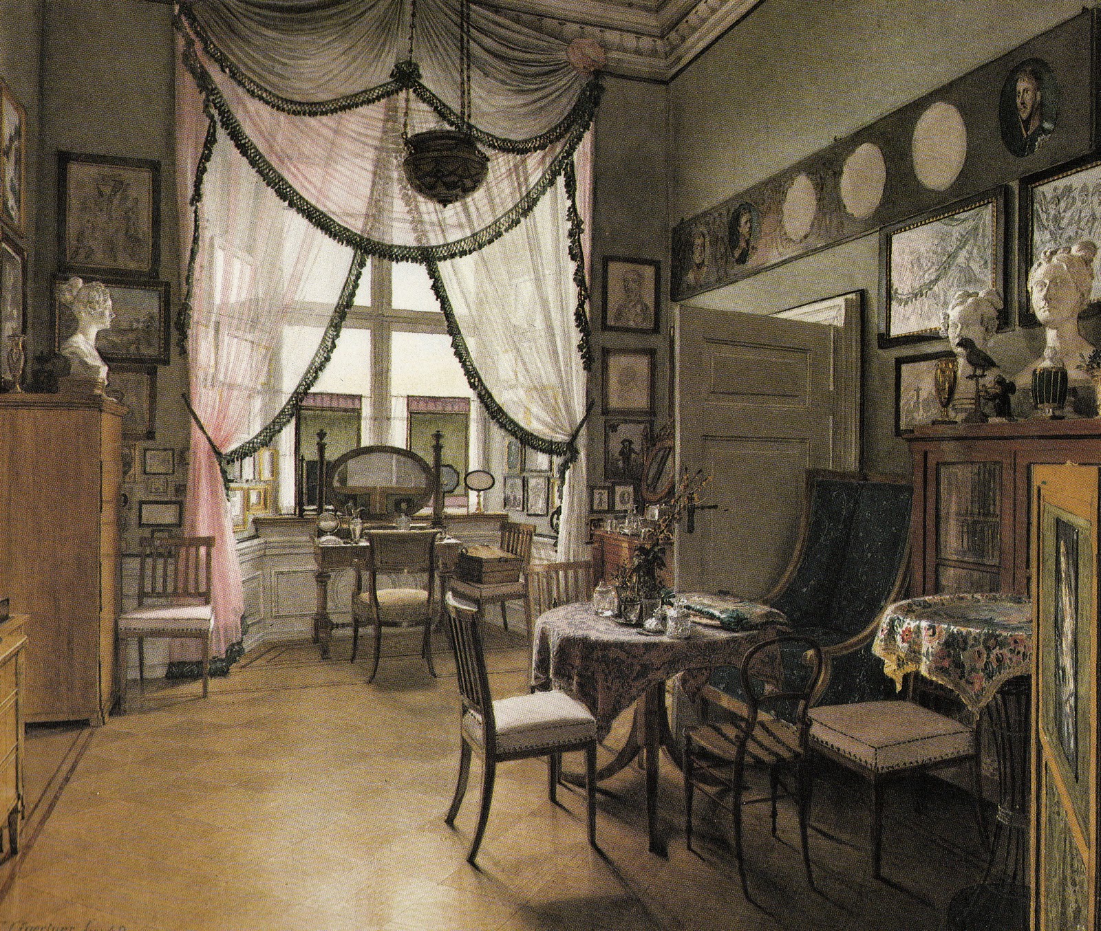 Reggie Darling Drapes Is a Verb