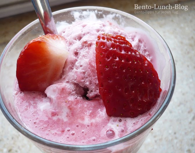 Bento Lunch Blog: Rezept: Frische Erdbeer-Milch mit Eis + Variationen