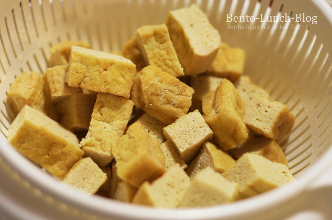 Bento Lunch Blog: Rezept: Erdnuss-Sesam-Tofu mit Frühlingszwiebeln ...