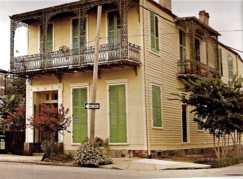 * v i s u a l * v a m p * A Treme Treasure