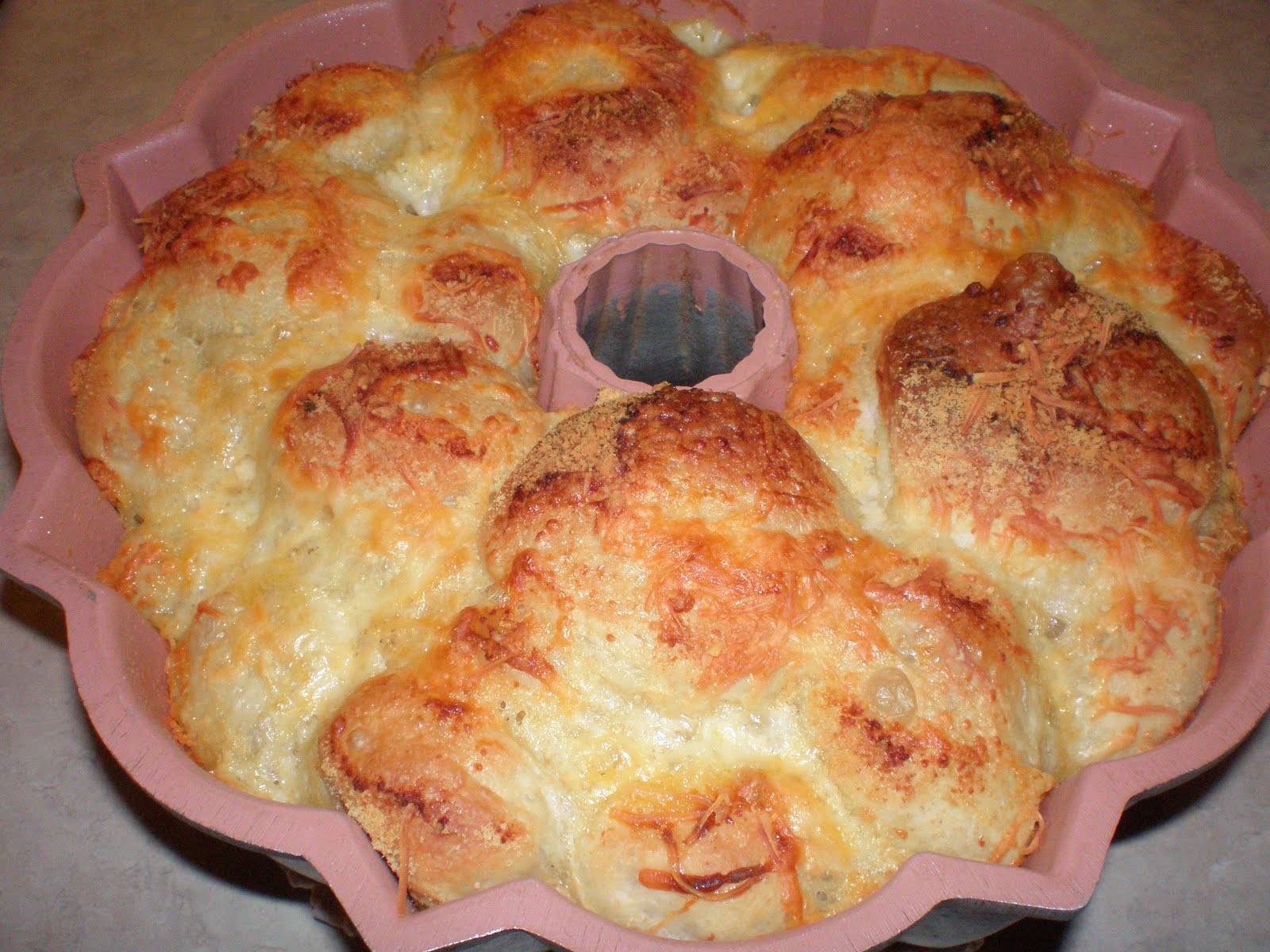 Anthony and Kristy Cheesy Garlic "Bubble Bread"