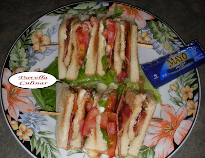 Sandwich cu carne de pui / Sandwich au poulet