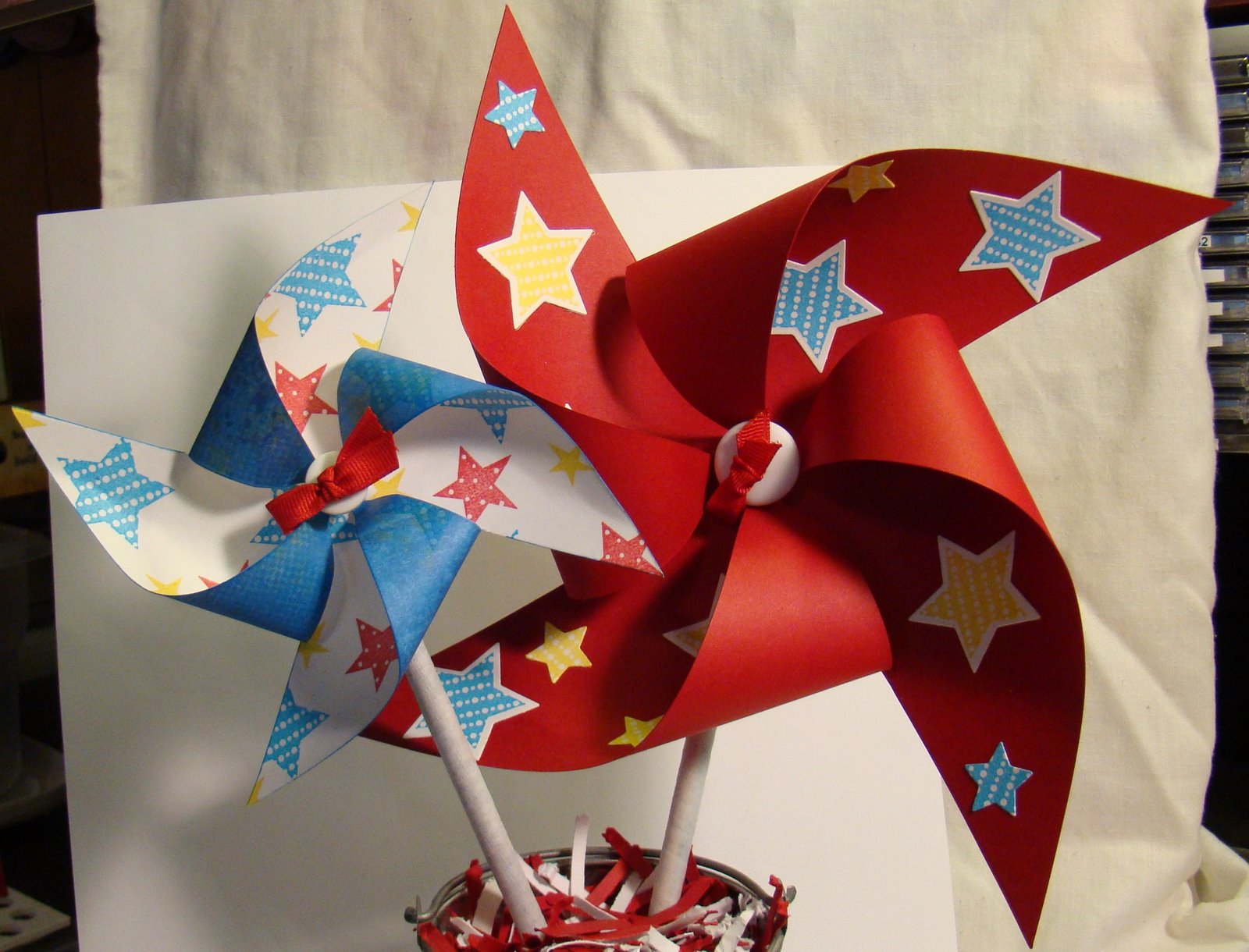 [Patriotic+Paperplay+Pinwheels+Closeup.JPG]