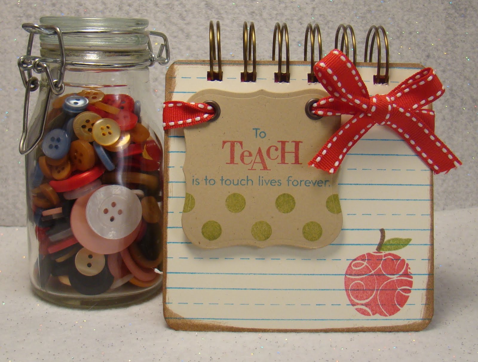 [Teacher's+Apple+Post+it+Front+2.jpg]