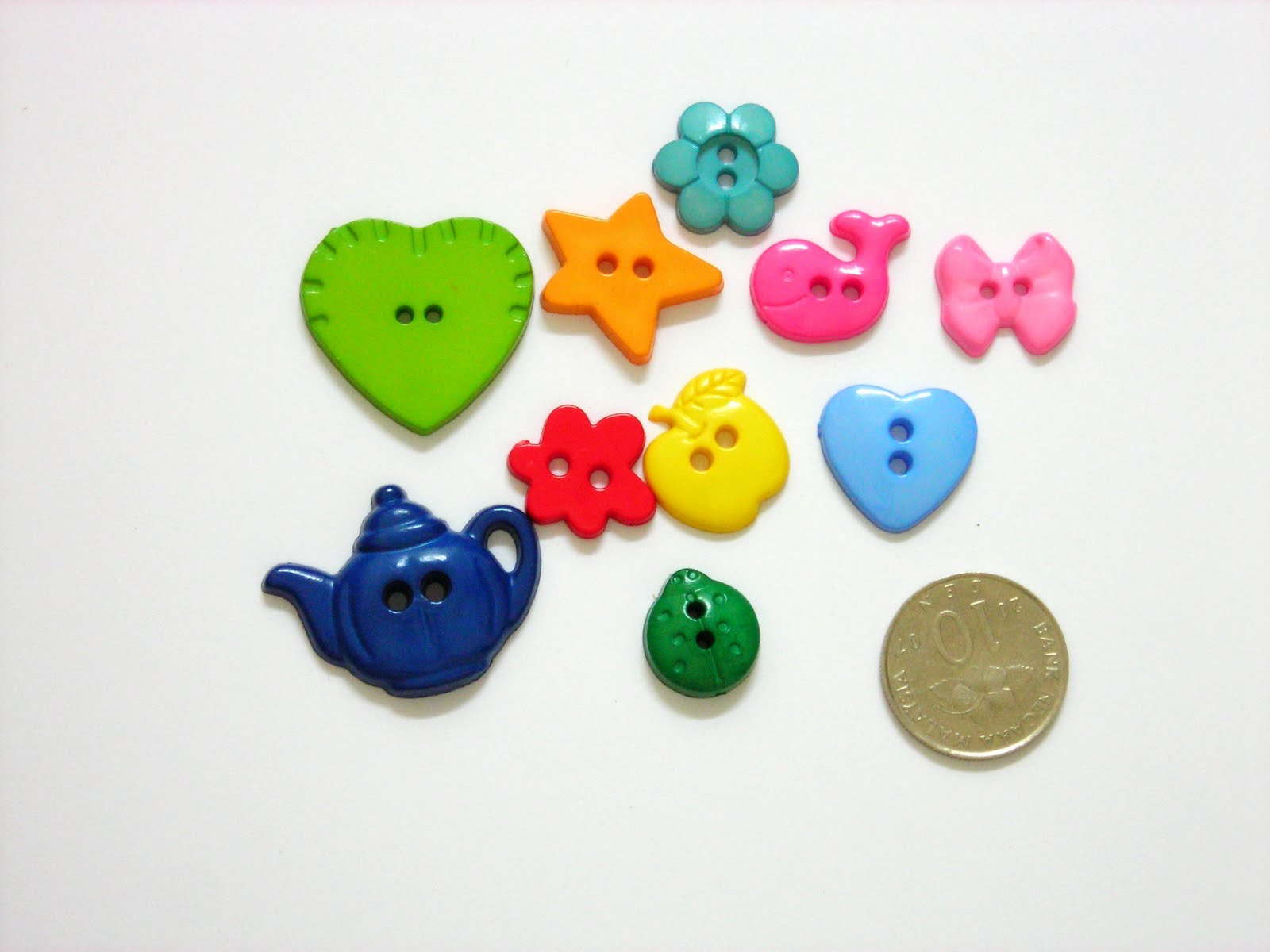 Cut&Sew Small Pack Novelty Buttons for Sale