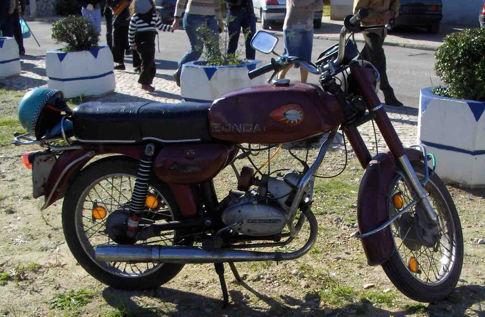 [efs+vanguard+zundap+lado.jpg]