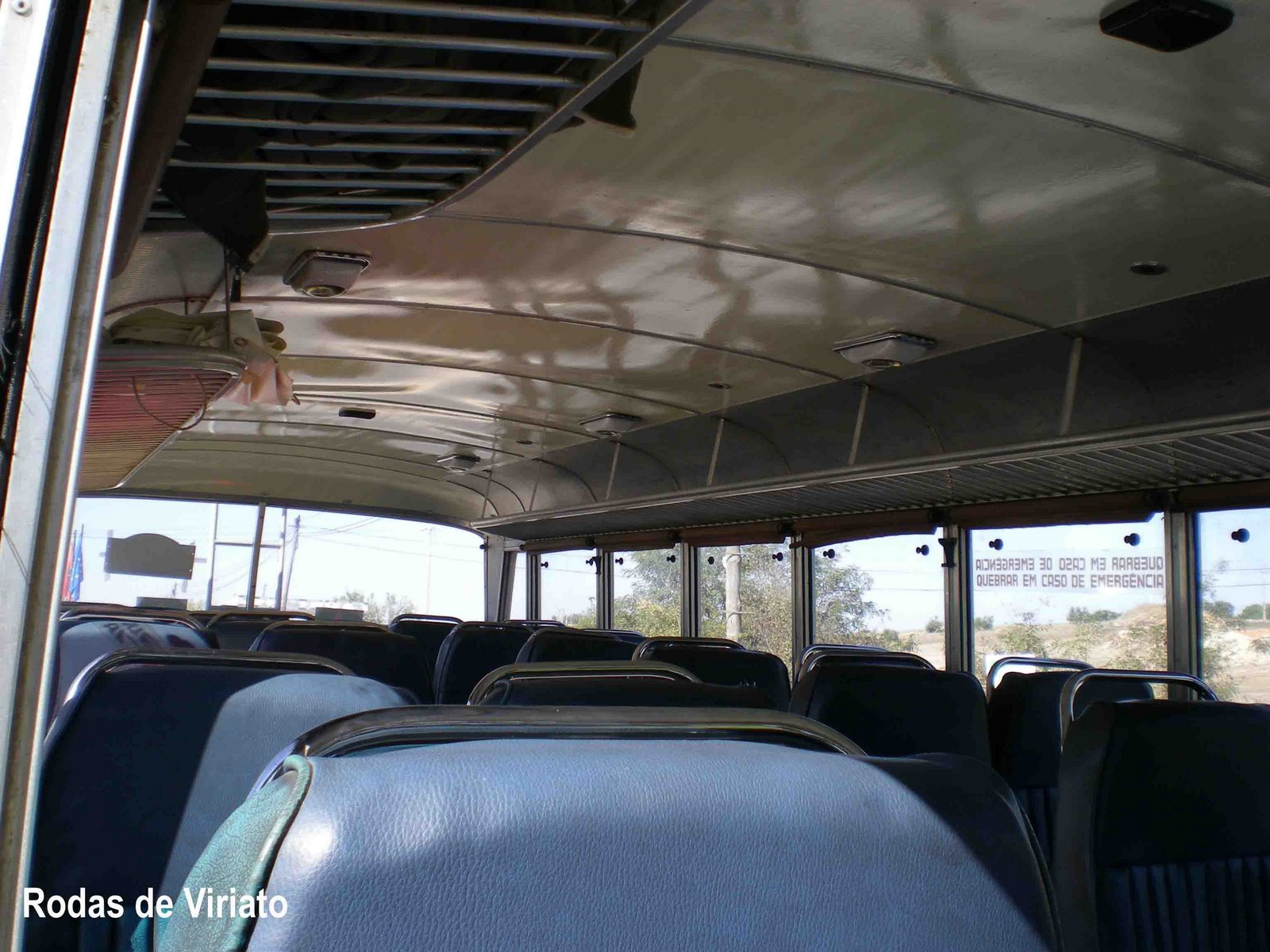 [utic+guy+atf+caaca+interior+tecto.jpg]