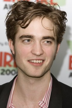 Robert Pattinson diz que sente um pouco de inveja de Daniel Radcliffe