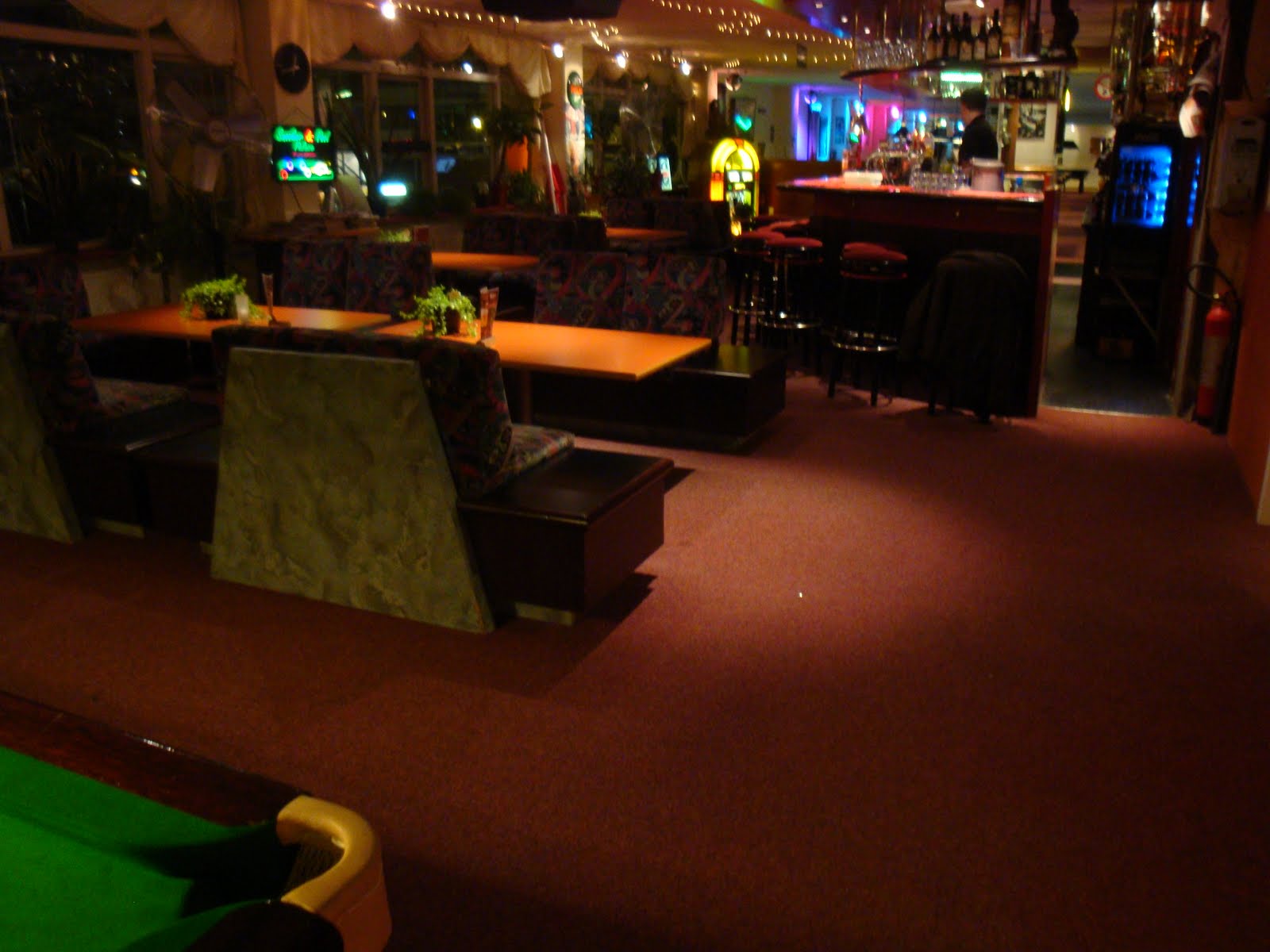 Billiard Traveler Delft, NL Tips and tricks Unusual (at least to me