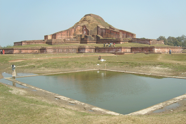 Central temple of Somapura Vihara