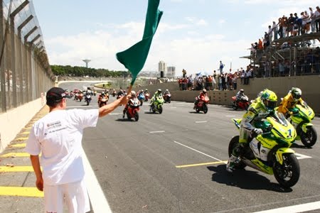 INACREDITÁVEL  Moto GP Tombos, quedas ( Grand Prix - Corridas de Moto 