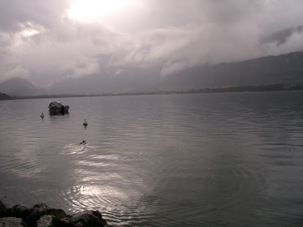 FRANCE - Lake Annecy / Dawn in Winter. / @JDumas