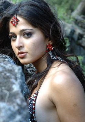 Anushka telugu movies hot and sexy images 