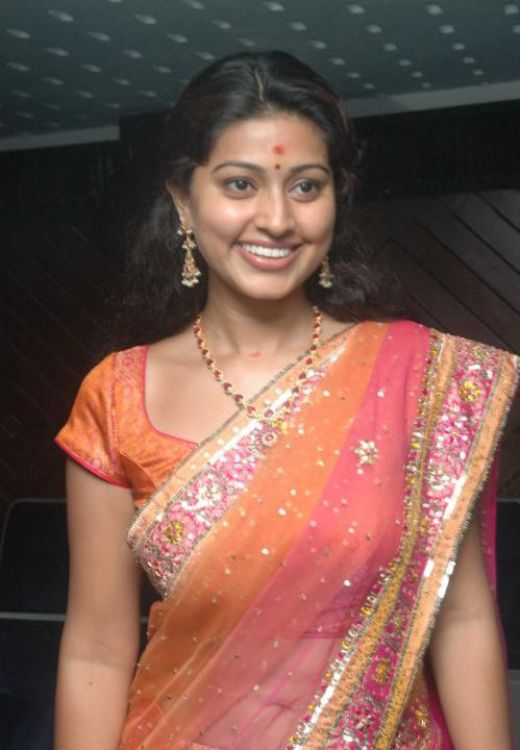 Sneha Wearing hot Saree pic 
