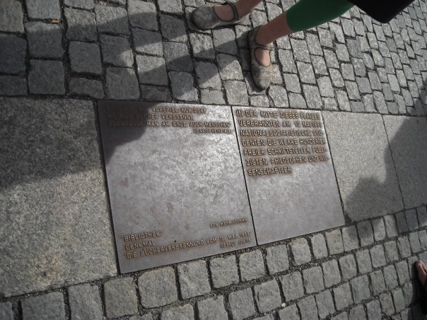 [n1162733396_30488659_3726470.jpg]