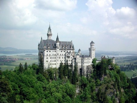 [1225915612_neuschwanstein-castle-bavaria-germany-2-741059.jpg]