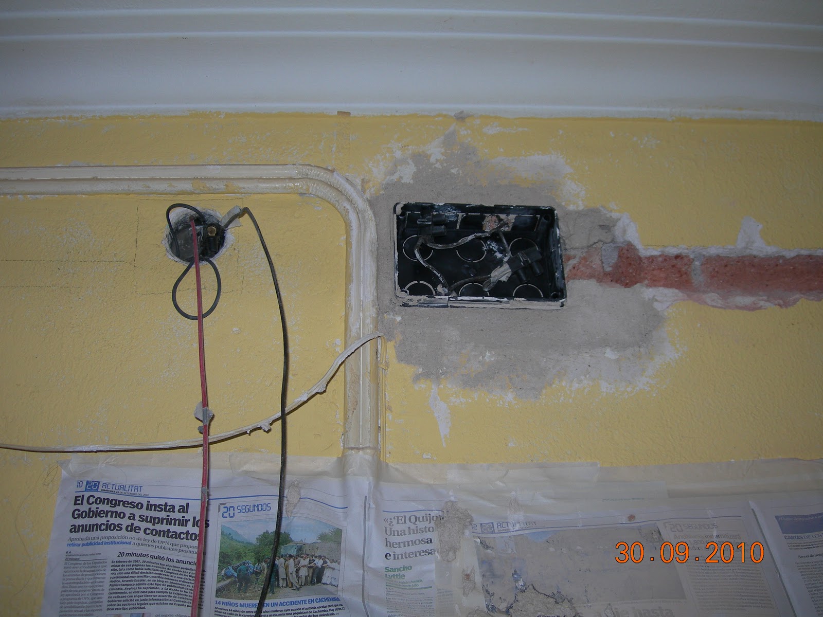 BRICOLAJE HAZLO TU MISMO: arreglar algunos interruptores que cuelgan...