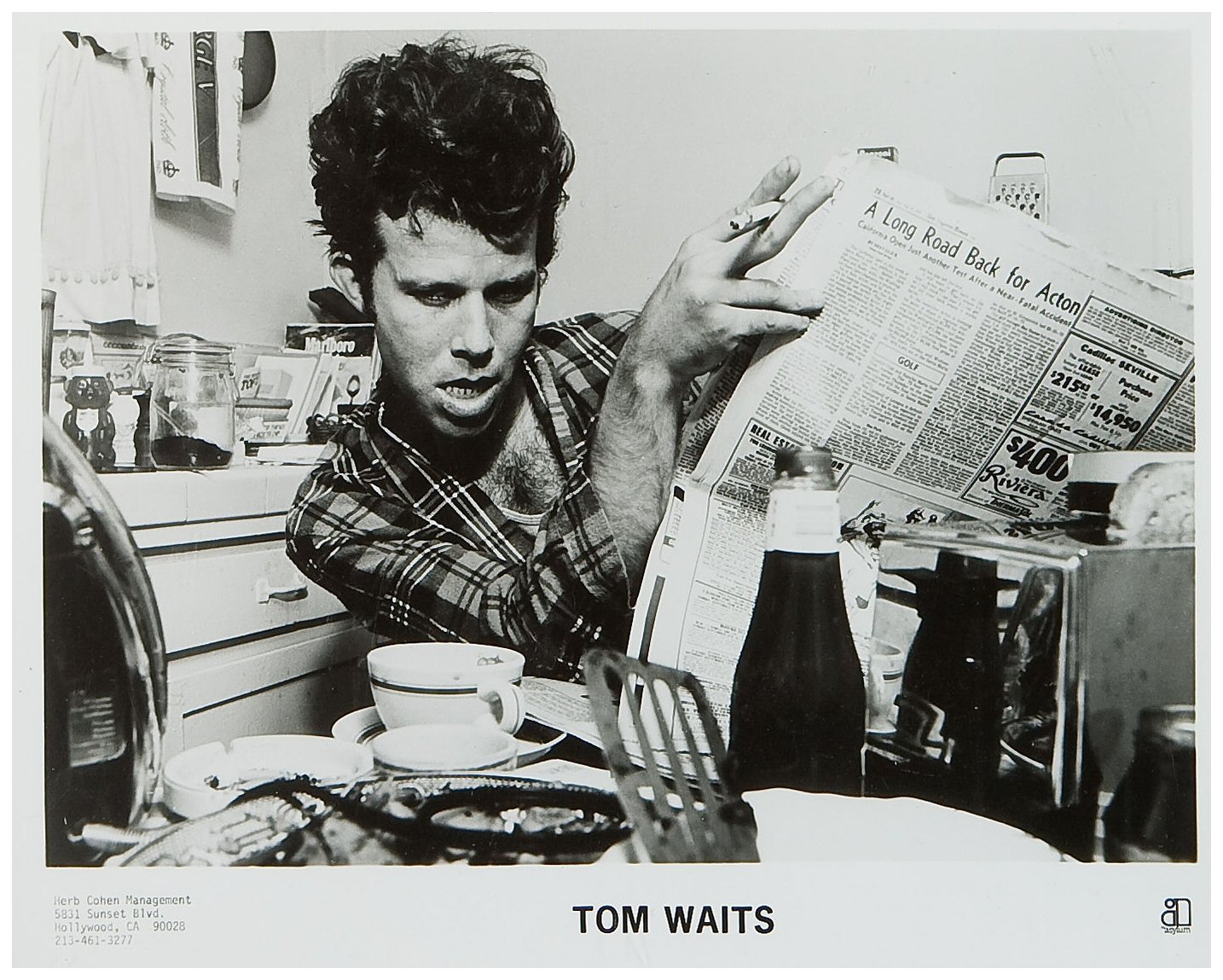 Tom was waiting. Tom waits. Том Уэйтс с женой. Tom waits дискография. Том Уэйтс молодой.