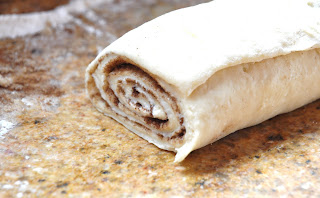 A LA GRAHAM: SUNDAY MORNING CINNAMON ROLLS