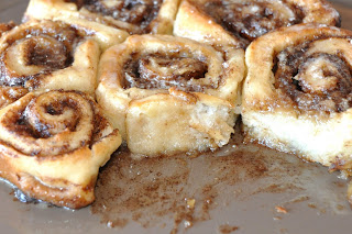 A LA GRAHAM: SUNDAY MORNING CINNAMON ROLLS