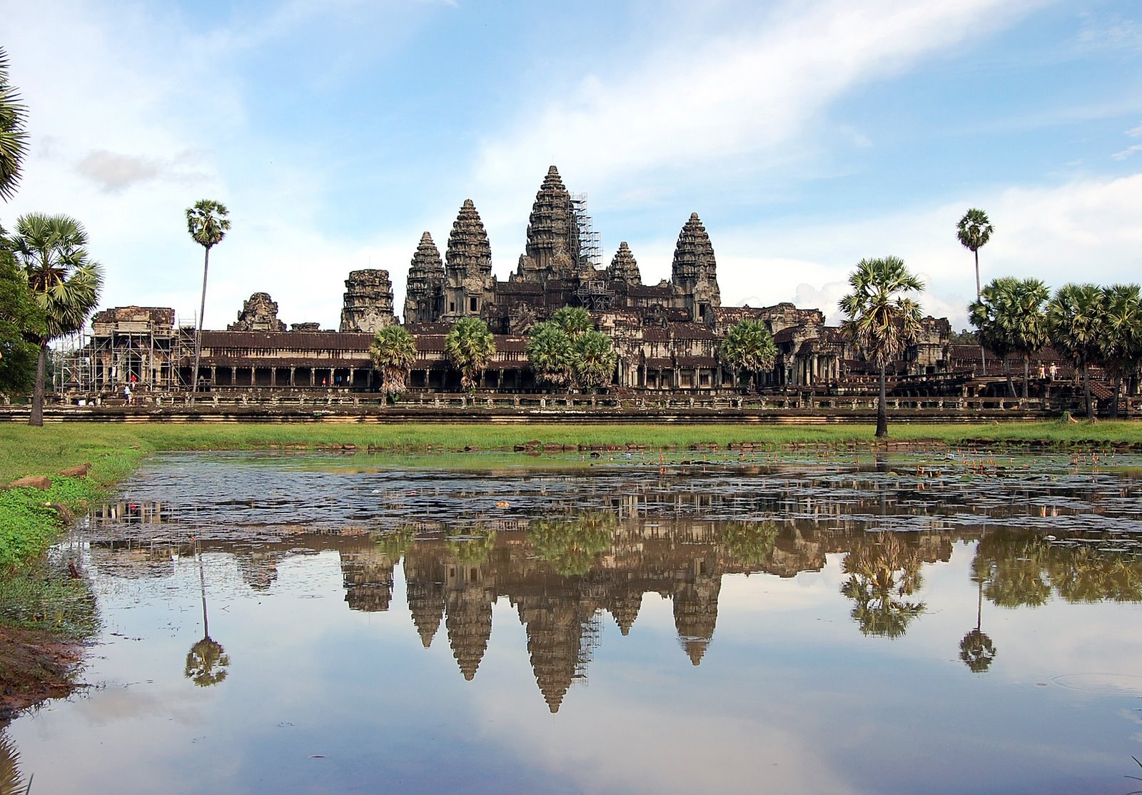 [Angkor1.jpg]