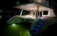 Charter Catamaran MAUNI in Belize with ParadiseConnections.com
