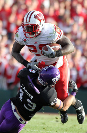 L A T I T U D E: 2011 Rose Bowl