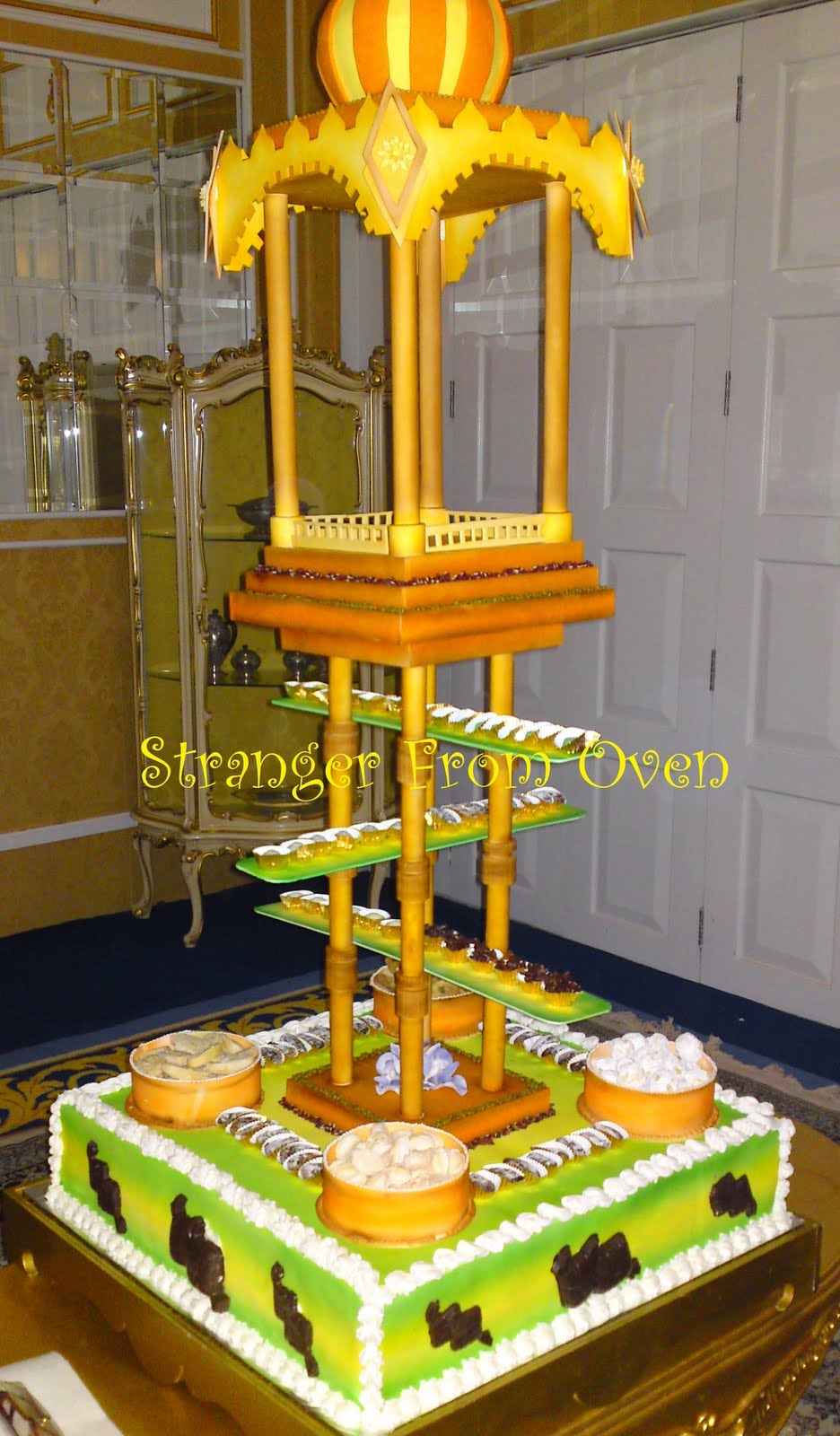 Stranger From Oven: Presentation Cake Hari Raya to TYT