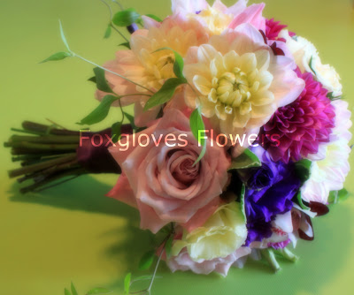 bouquet+ +side+ p - Sarah and Luke - July 17th 2010