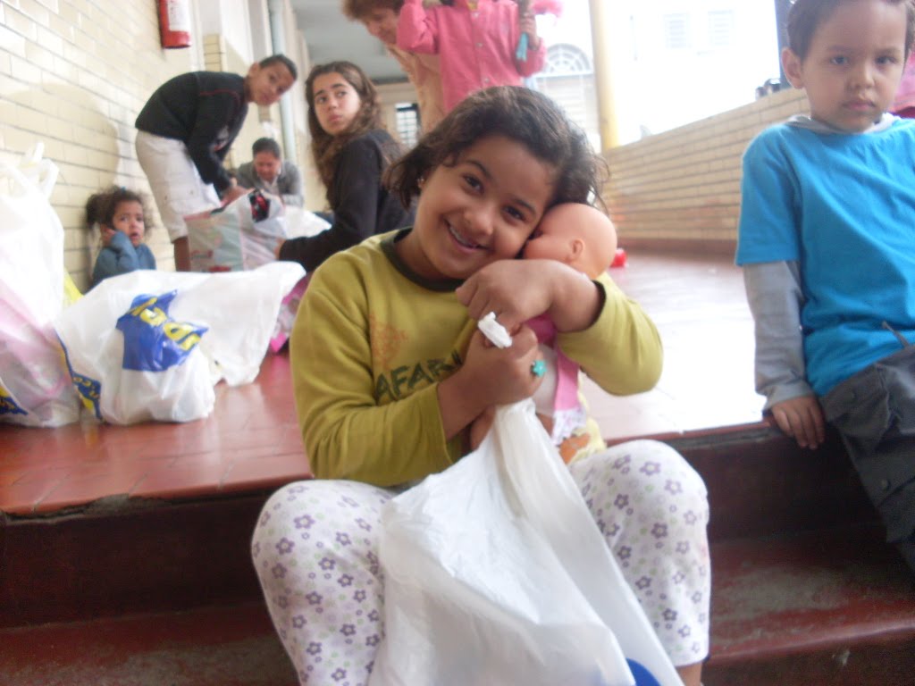 Hot Kengas Group Brasil UMA MANHÃ NUM ORFANATO DE SÃO PAULO