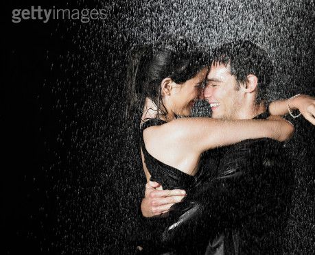 افتراضي صور رومانسيه تحت المطر2017 , صور رومانسية جريئة تحت المطر صور رومانسية تحت المطر 2017 love-couple-in-the-r