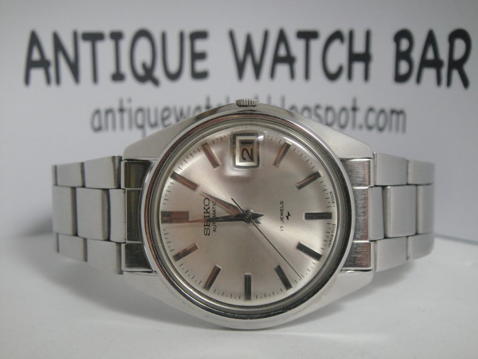 Antique Watch Bar: SEIKO AUTOMATIC 7005-8000 SA06 (SOLD)