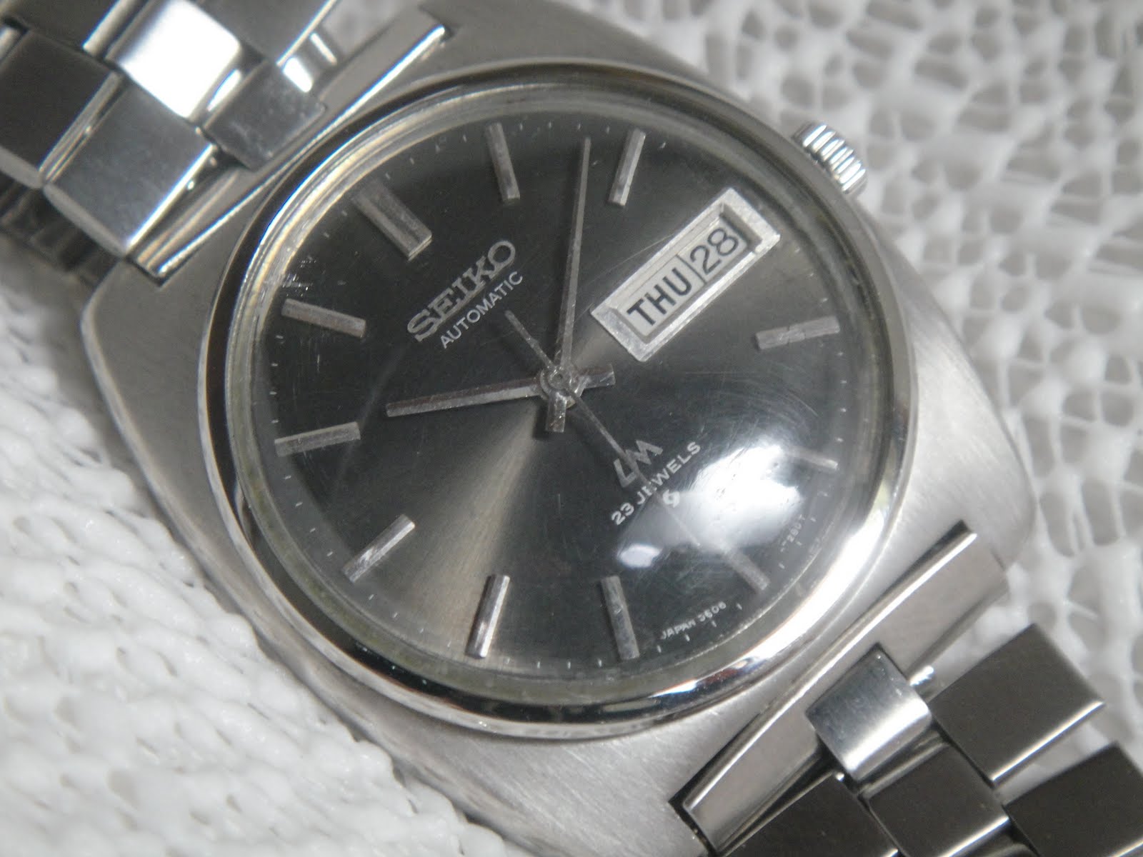 Antique Watch Bar: SEIKO LORD MATIC 5606-7130 SL02 (SOLD)