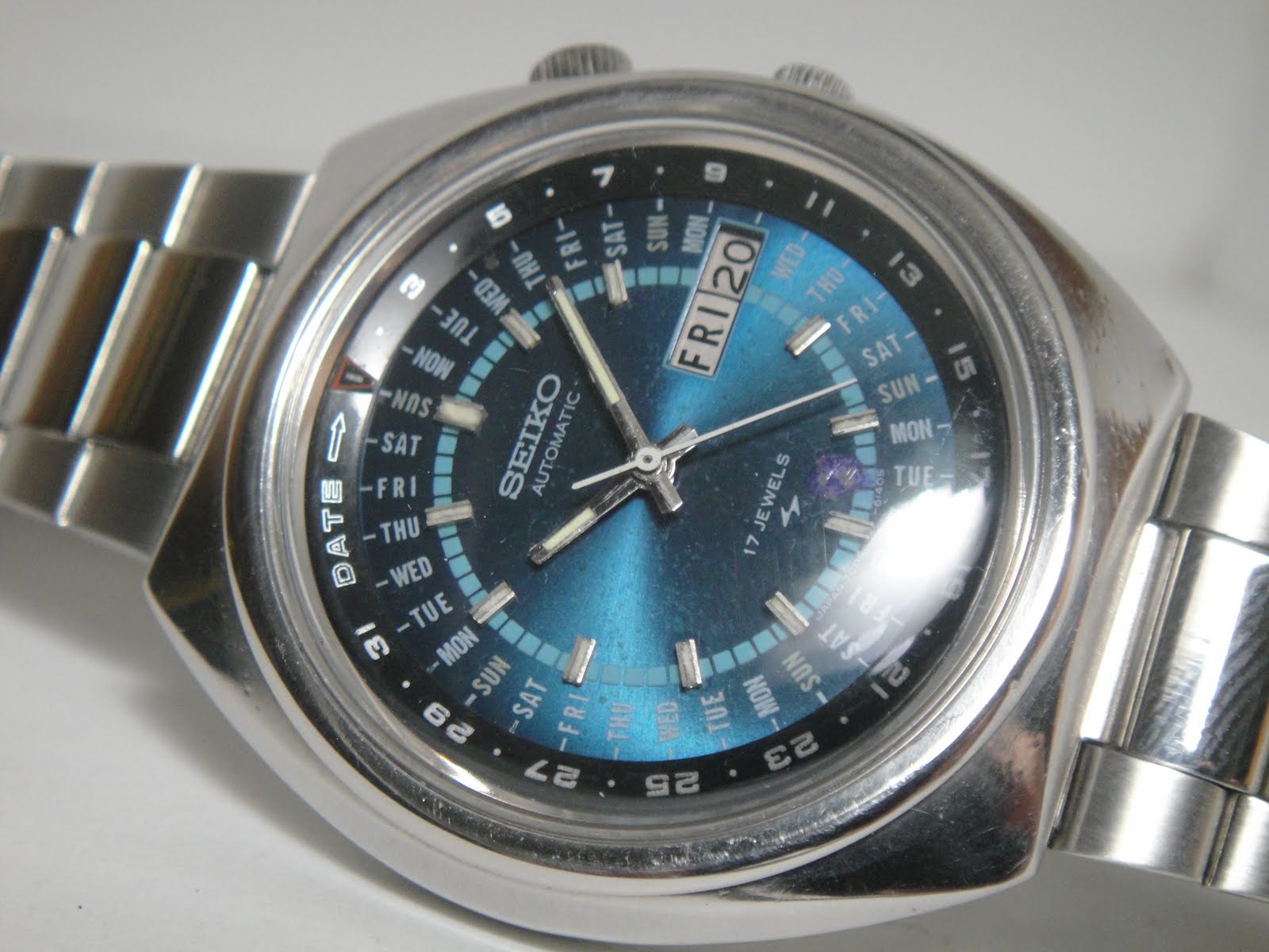 Antique Watch Bar: SEIKO AUTOMATIC CALENDAR 7006-6039 SA08 (SOLD)