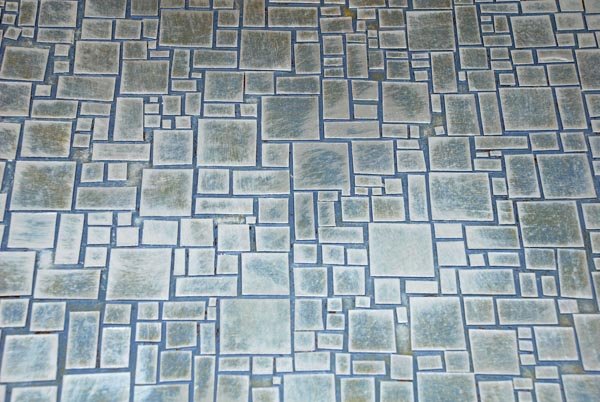 [tiletablepaint106.jpg]