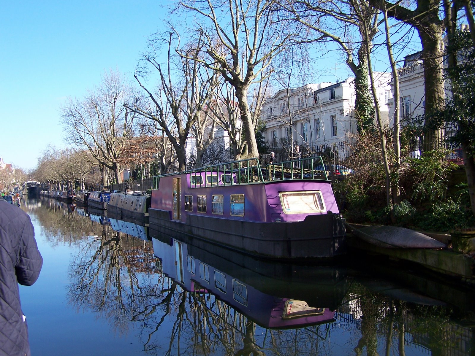 [purple+canal+boat.JPG]