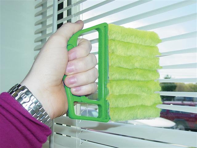 Sheer Vertical Blinds Best Way To Clean Best Way To Clean Vertical Blinds Are Available In Several Materials Including Cloth Plastic Vinyl Metal Or Wood