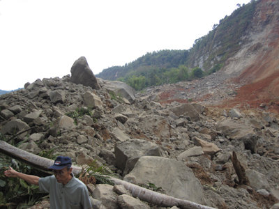 diiidiiian: Teori Lempeng Tektonik Kaitannya Dengan Persebaran Gunung