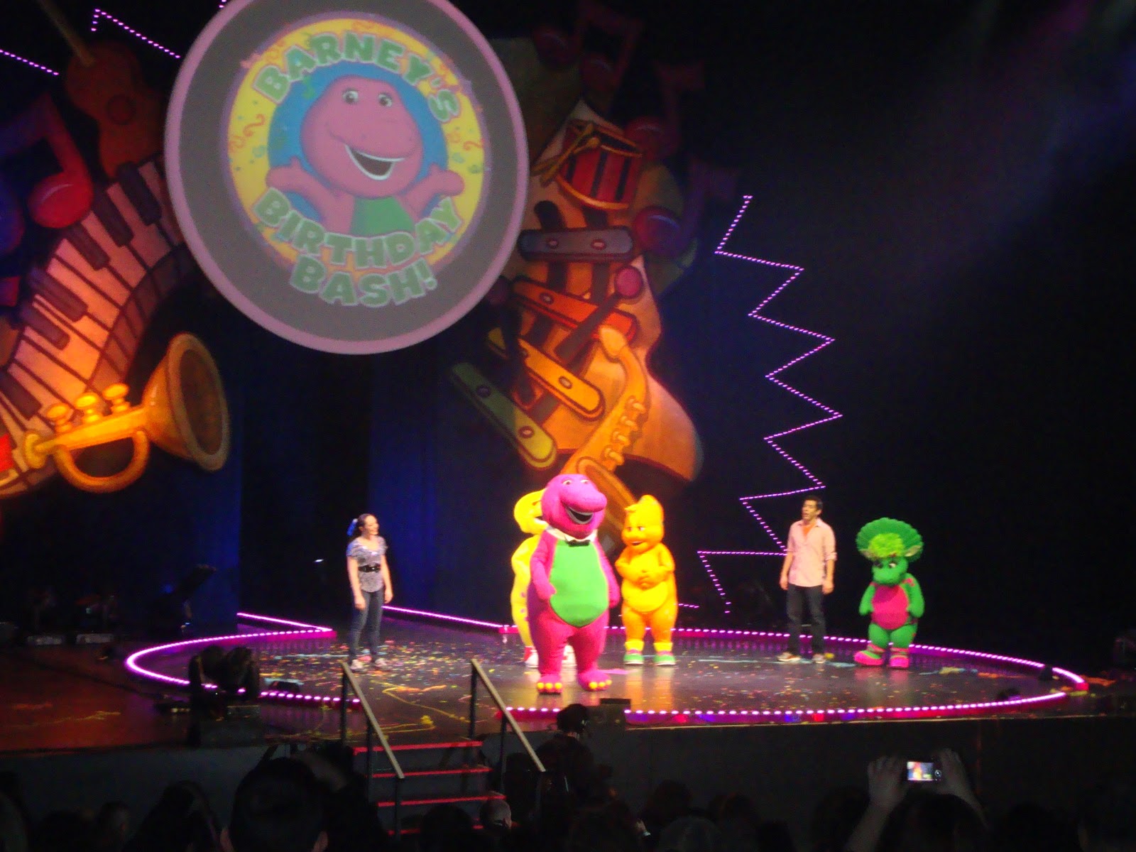 The Life of Riley: Barney Live!